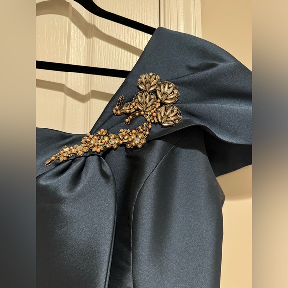 Stunning Mother of the bride or groom gown - Picture 7 of 12